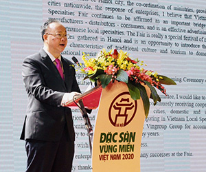 Phó Chủ tịch thường trực UBND Hà Nội Nguyễn Văn Sửu phát biểu tại lễ khai mạc